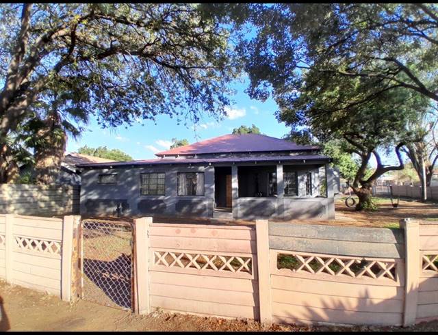 3 BEDROOM HOUSE FOR SALE IN BO-DORP